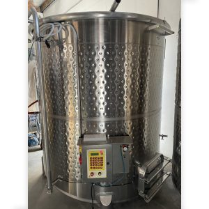 VR 4700 liter automatic punch down tank with jacket and no insulation